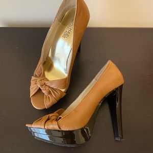 Michael Kors Wedge pumps/heels